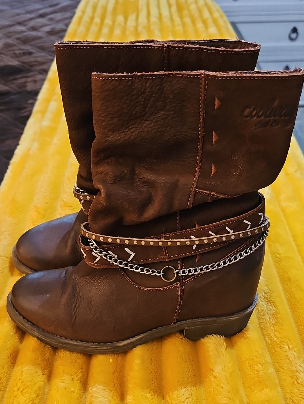 Boots - Picture 8 of 16